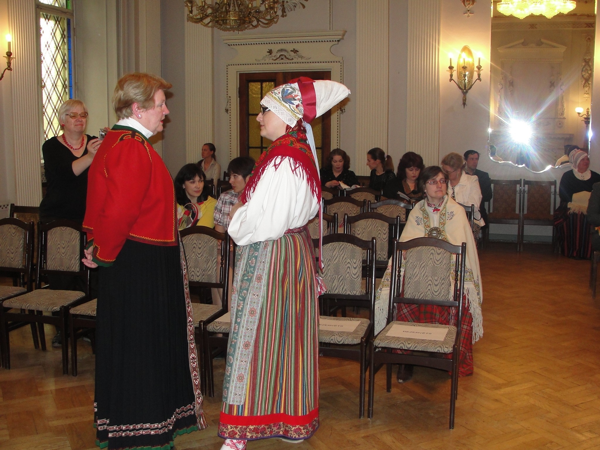Ceļ godā tautastērpus (papildināts ar fotogrāfijām!)