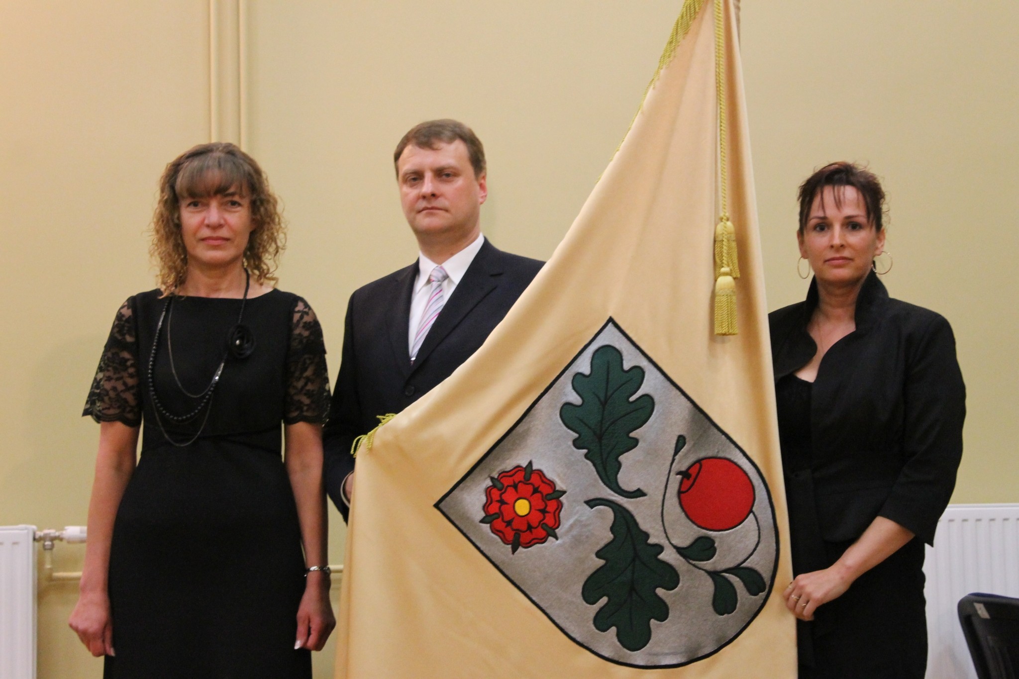 Iesvētīts Pārgaujas novada karogs