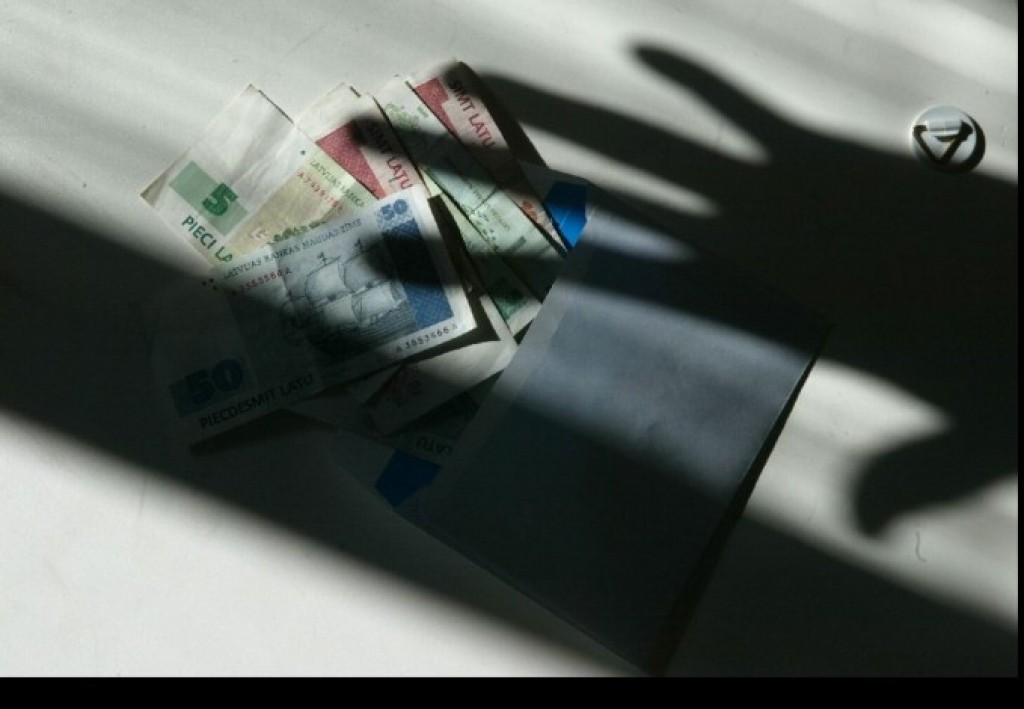 Policija brīdina par krāpnieciskām darbībām.