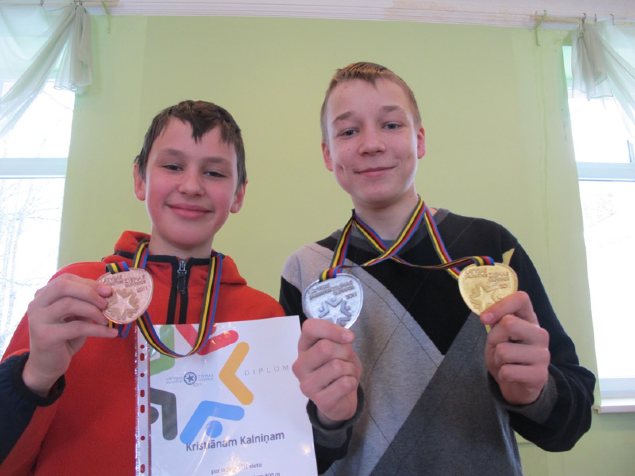 Jaunie olimpieši cīnās sekmīgi
