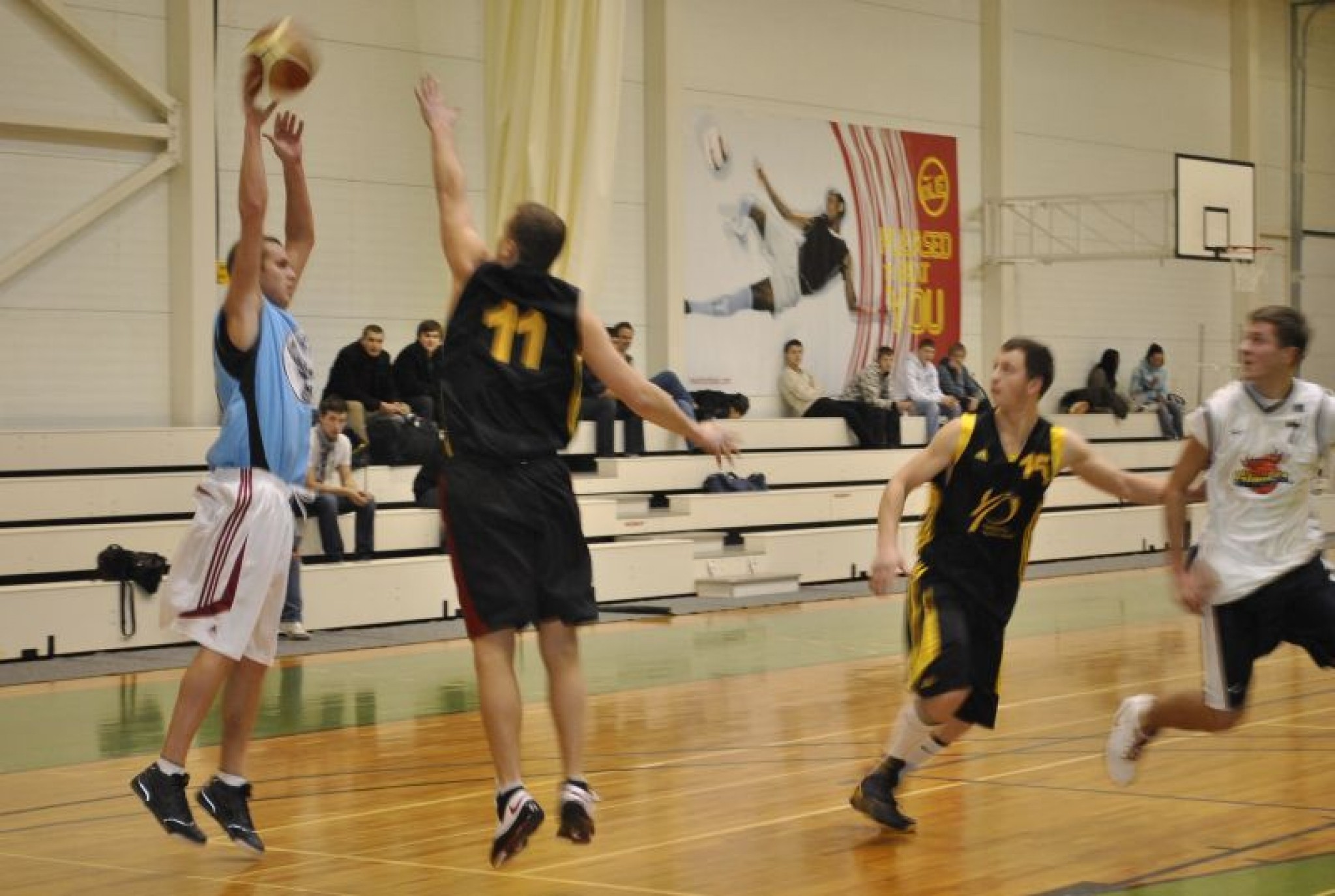 Valmierieši sagādā pirmo zaudējumu Smiltenes sporta skolas basketbolistiem