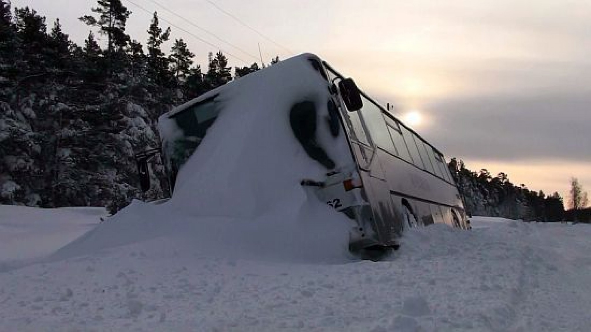 Smiltenes pagastā iestieg pasažieru autobuss