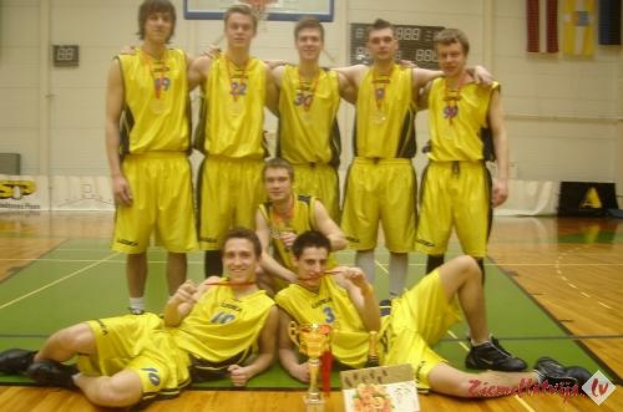Strenču vidusskolas basketbolisti saistošā spēlē pieveic „Vudlane 2007” komandu