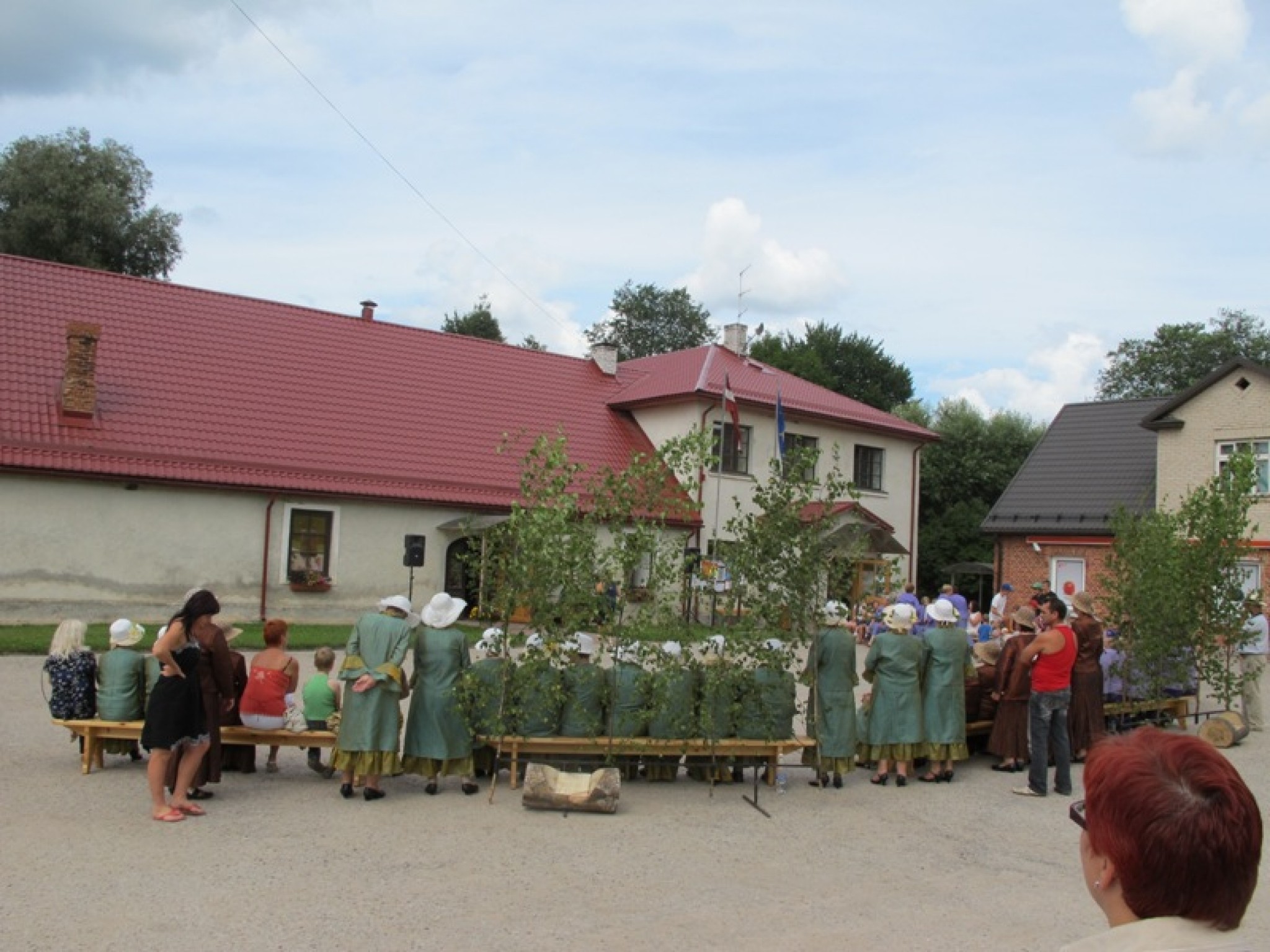 Dzīvo ar pilnu krūti