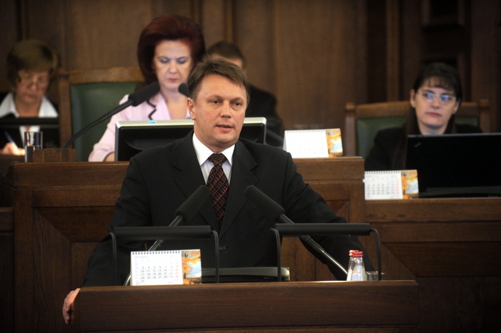 Agešins pieļauj, ka vairākums SC deputātu varētu atbalstīt referendumu par eiro ieviešanu