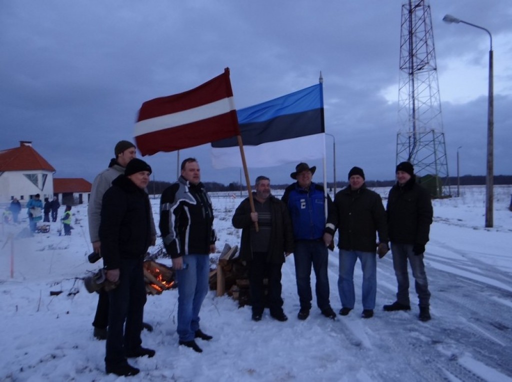 Valkas novada iedzīvotāji piedalās „Baltijas ceļa” ugunskuru akcijā
