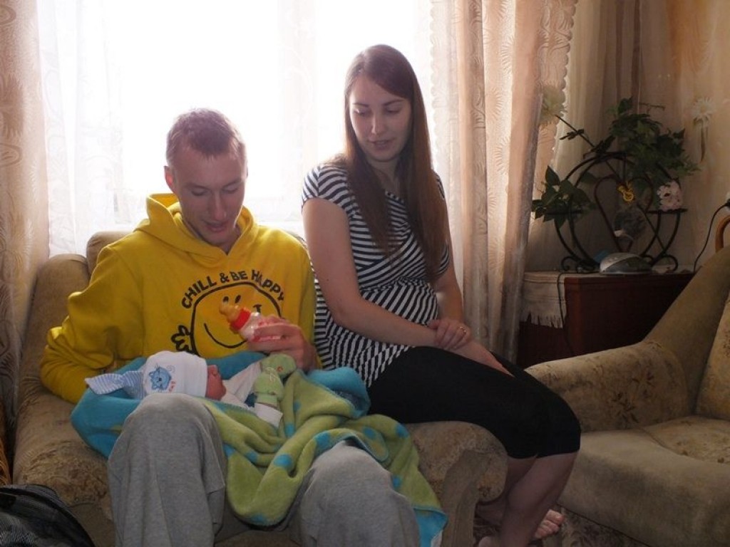 Ģimene atgriezās Latvijā, jo gaidīja bērnu. Tagad, iespējams, rīkotos citādi