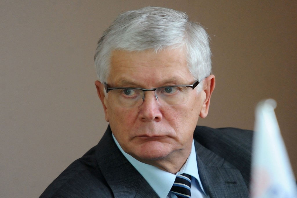 Boks: Ārstēt visus ir lētāk nekā neārstēt
