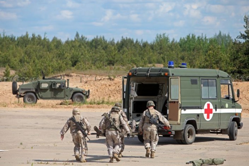 papildināta (17:18) - Valdība akceptē Latvijas karavīru dalību ES militārajā misijā, lai palīdzētu Mali