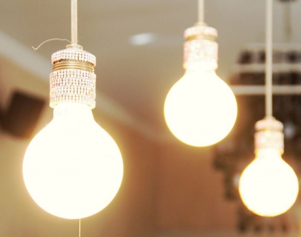 Pieļauj elektrības cenu izmaiņas