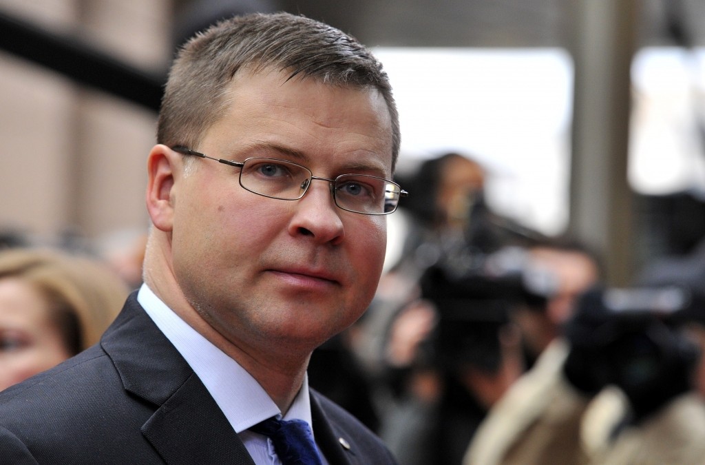 Dombrovskis sola, ka uzņemtā valdības kursa rezultātus sajutīs ikviens
