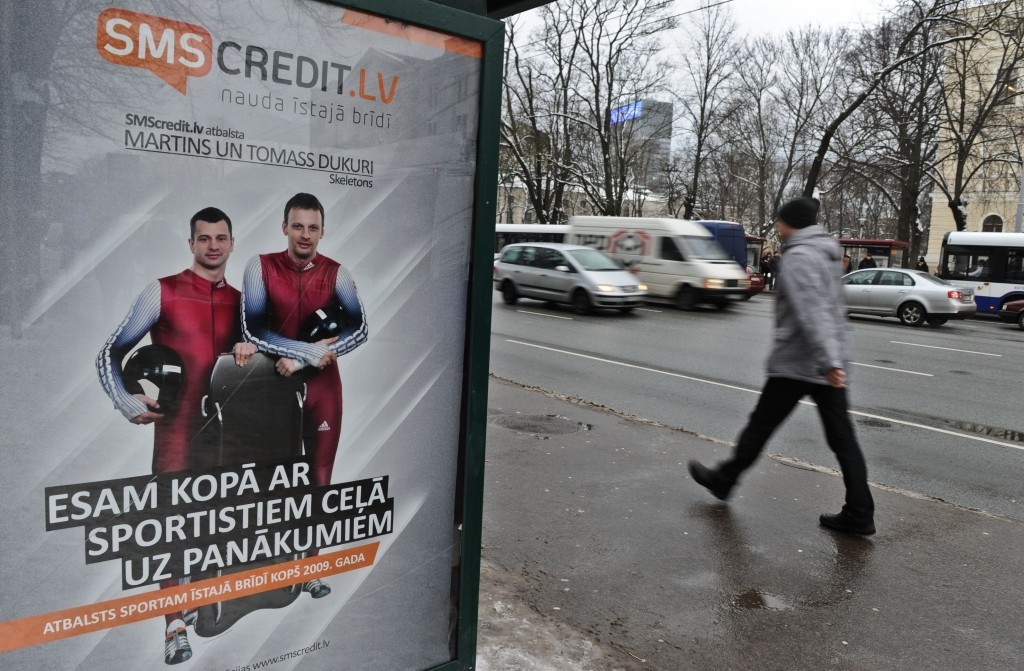 Ātro kredītu reklāmās bieži tiek uzsvērtas priekšrocības, noklusējot par riskiem