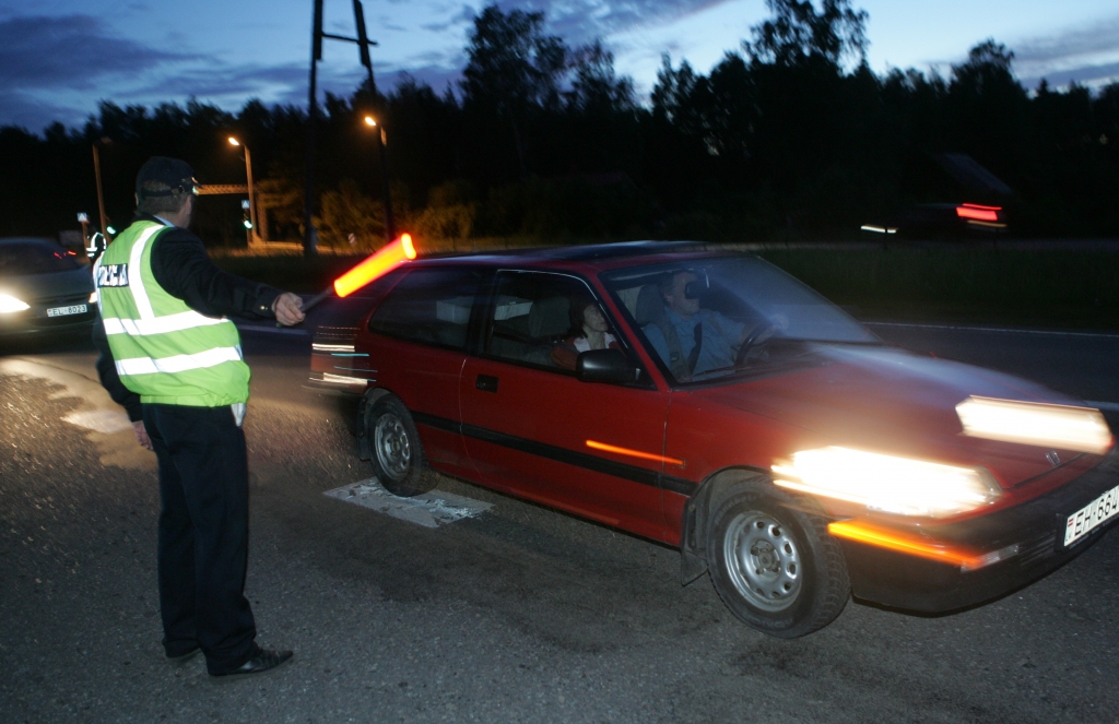 AT piespriež divu gadu cietumsodu kukuļņemšanā apsūdzētam ceļu policistam