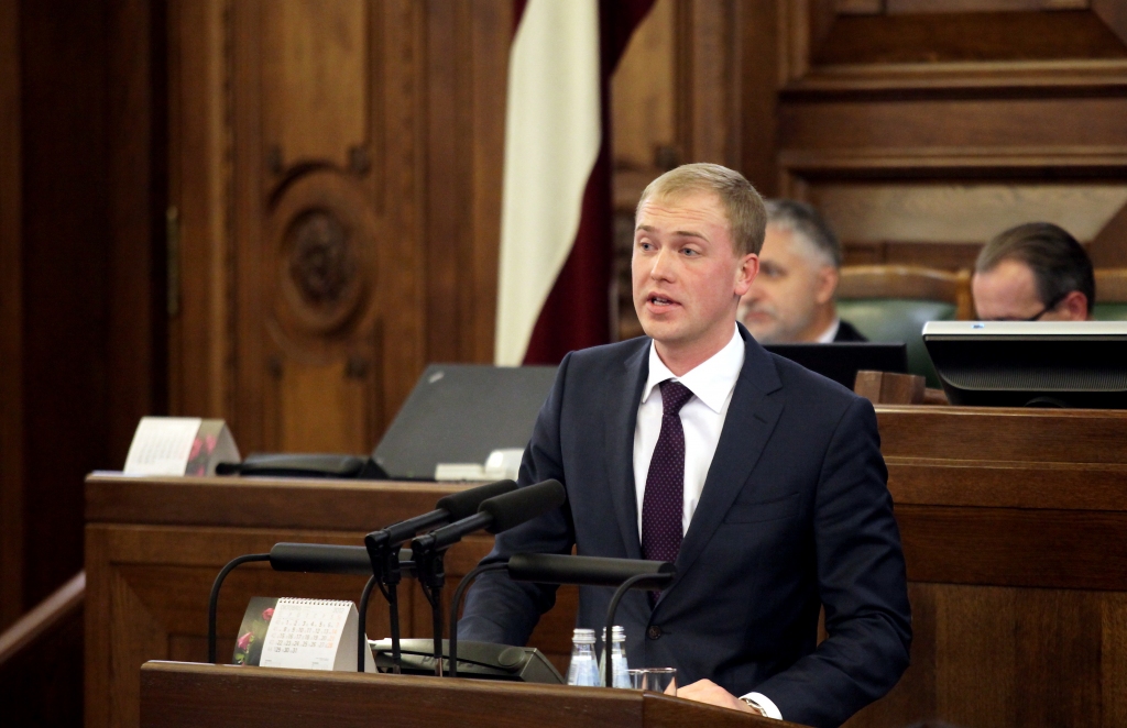 Valainis iecelts par SM parlamentāro sekretāru