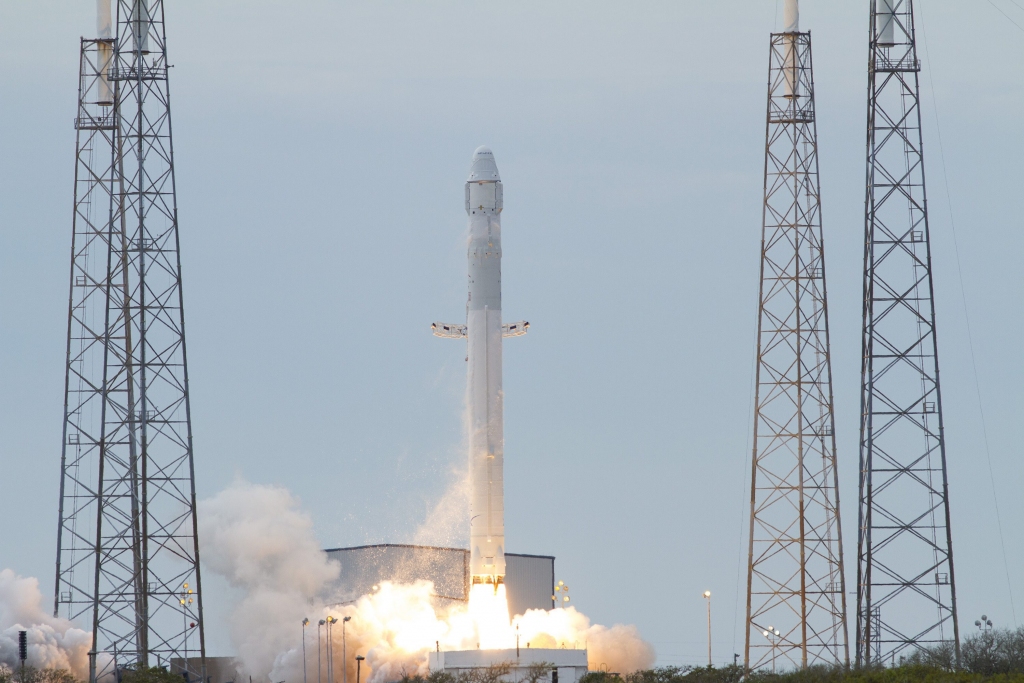 ASV kompānijas SpaceX raķete sekmīgi sasniegusi SKS