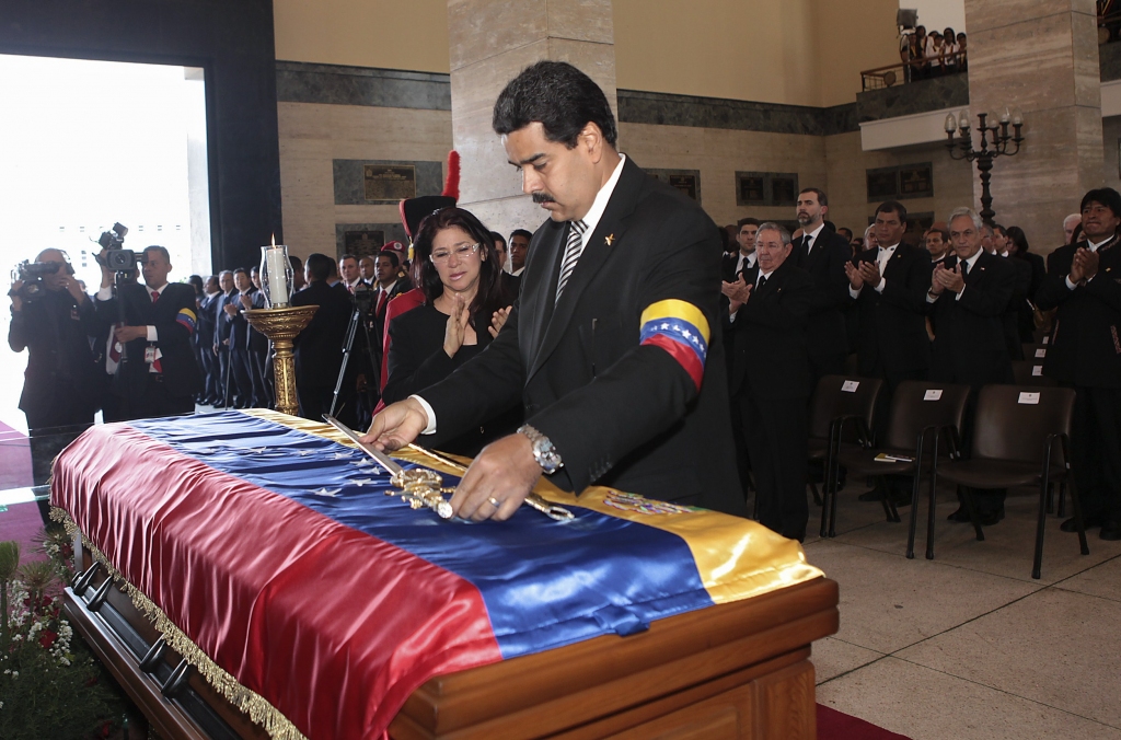 Maduro sola turpināt Čavesa Kursu