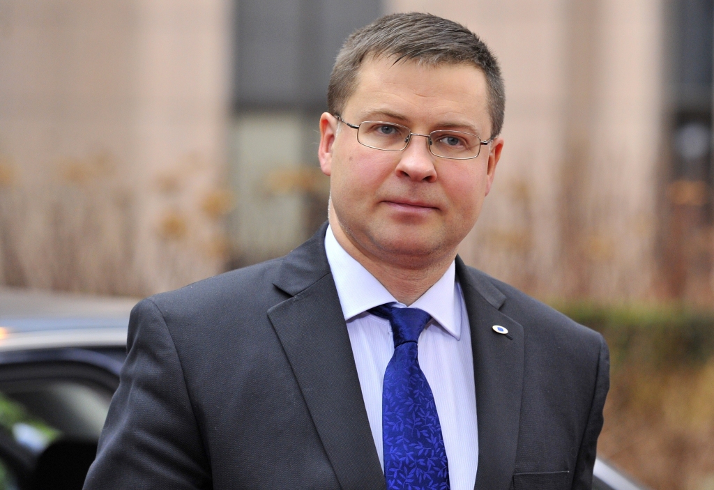 Dombrovskim aprit četri gadi valdības vadītāja amatā