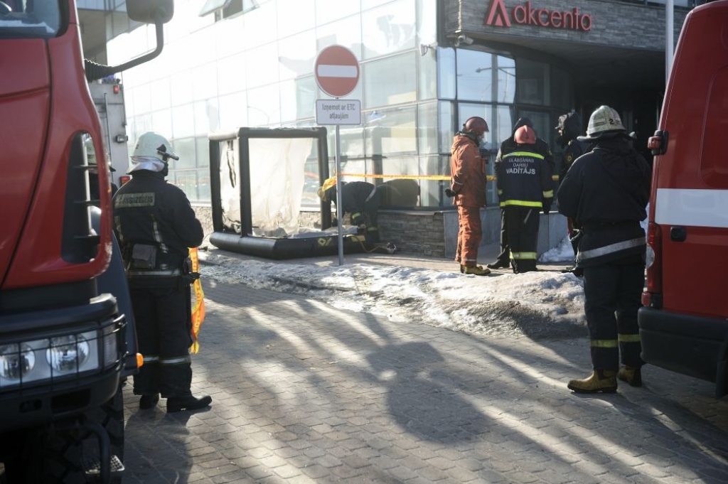 Nezināmā pulvera brēka izrādās mārketinga akcija; policija uzsākusi kriminālprocesu