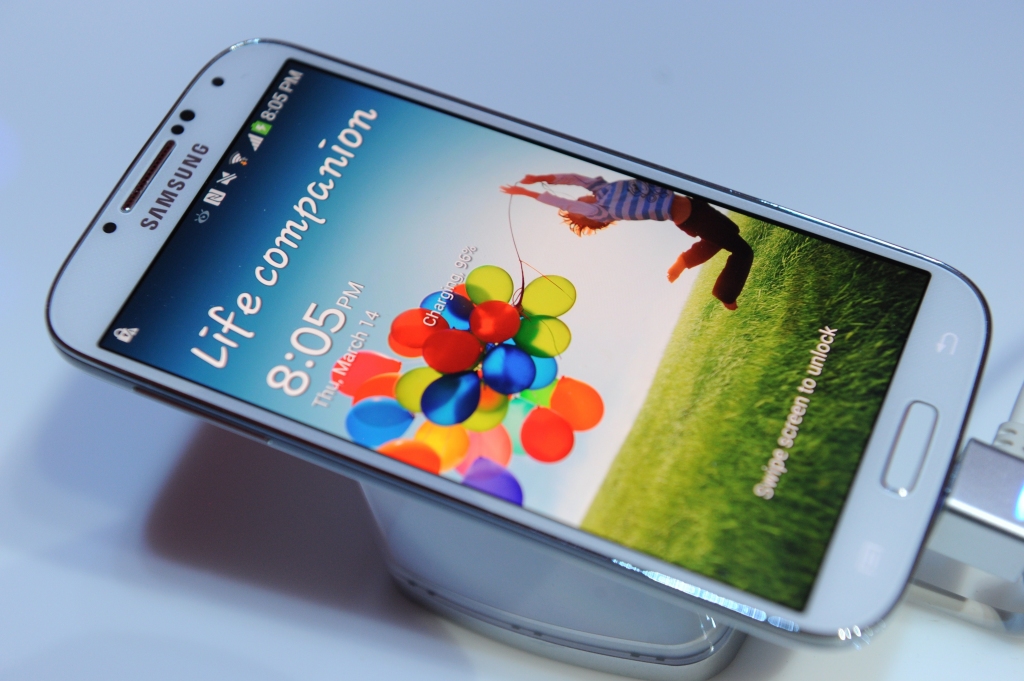 Ar jauno Galaxy S4 varēs «saprasties» no acs skatiena; Latvijā būs nopērkams gada otrajā ceturksnī