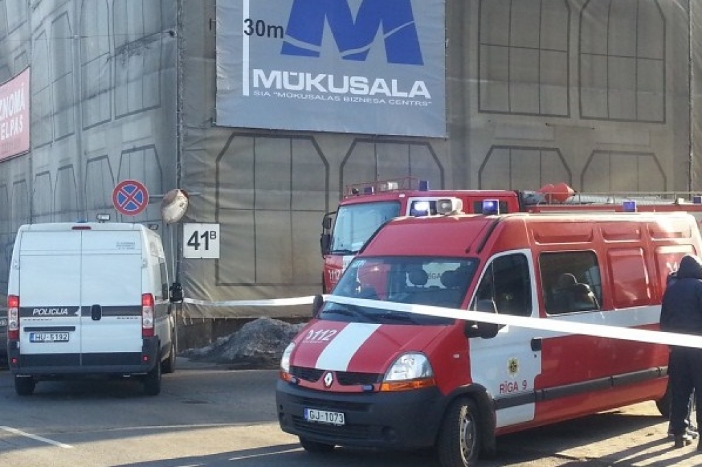 Papildināta (17:15) - Baltais pulveris aploksnēs birojos Mūkusalas ielā - neveiksmīga mārketinga akcija; sākts kriminālprocess