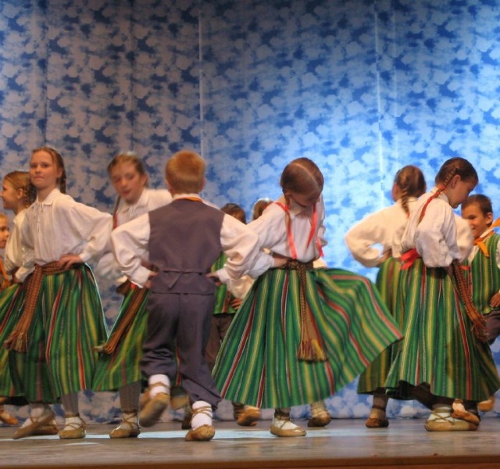 Interešu izglītības pulciņu pavasara koncerts „Iekrāso pavasari”