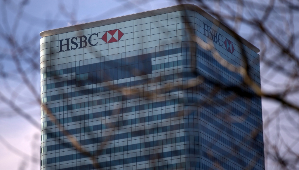 Britu finanšu milzis atkal pieķerts naudas atmazgāšanā