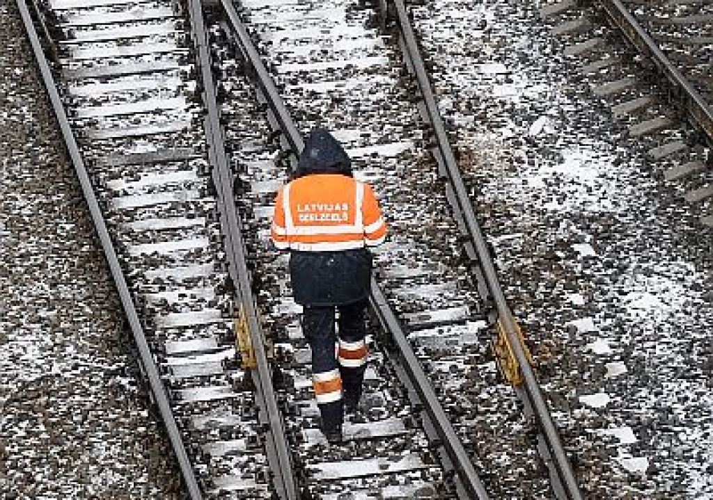 Prokuratūra uzsāk kriminālprocesu; nav skaidrs pret ko