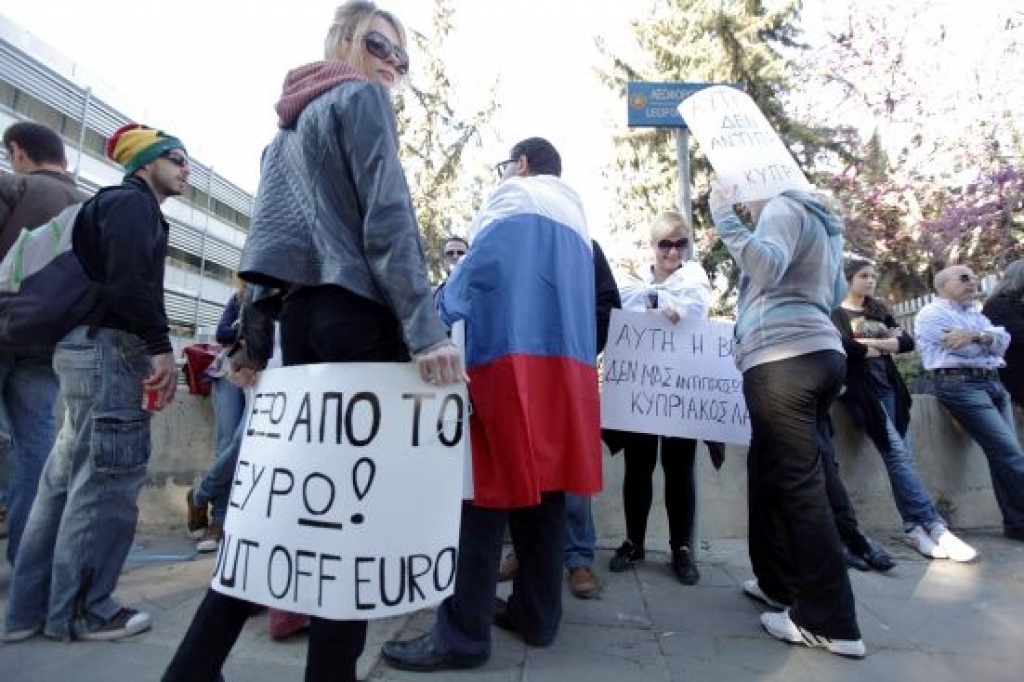 No bankrota izglābtajai Kiprai priekšā grūti gadi