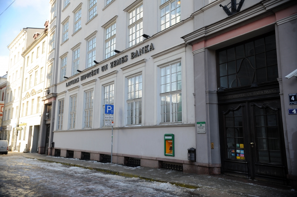 Ministri aiz slēgtām durvīm spriedīs par Hipotēku bankas pārdošanas gaitu