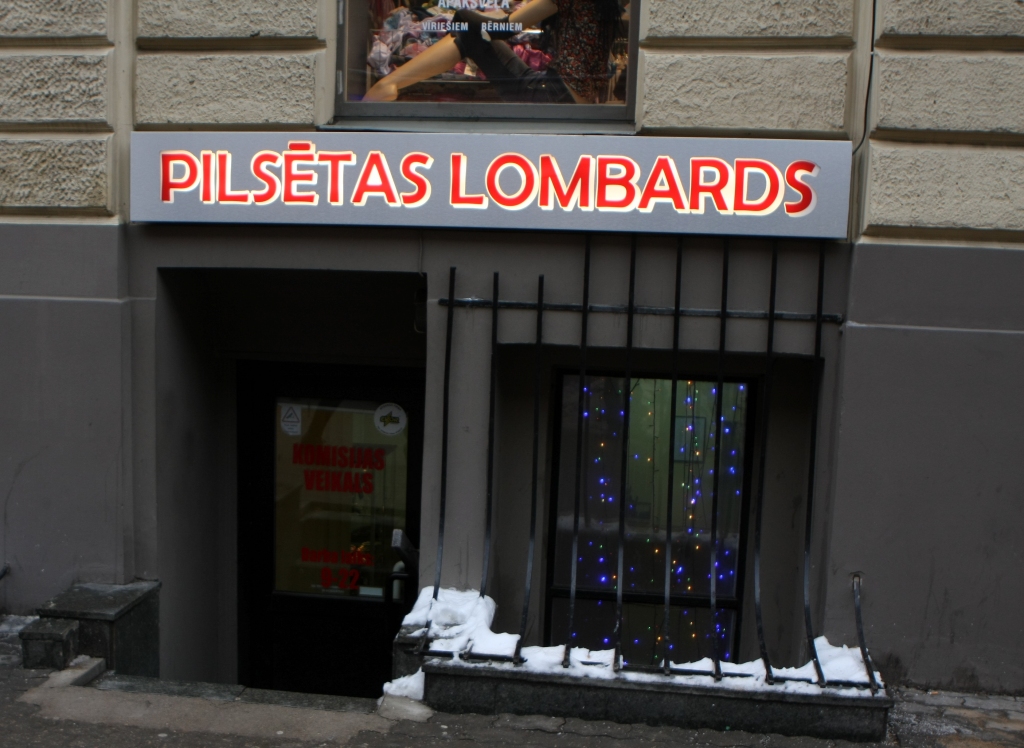Ar jaunu sparu ķeras klāt lombardu sakārtošanai