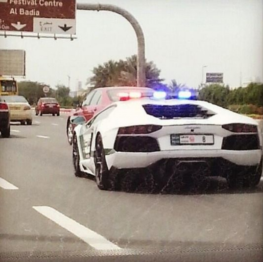 Dubaijas policija brauks ar Lamborghini Aventador
