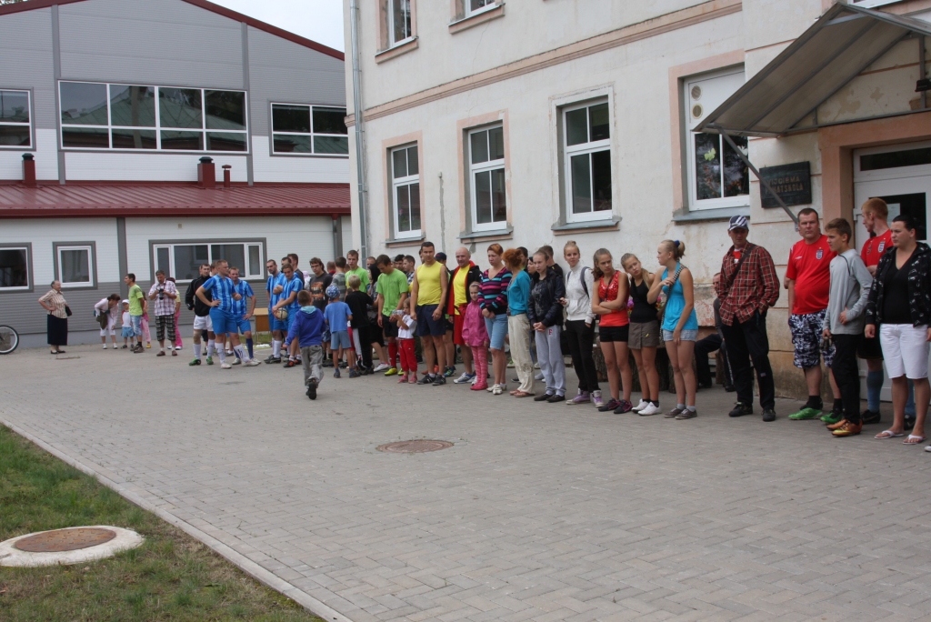 Sporta aktivitātes sit augstu vilni