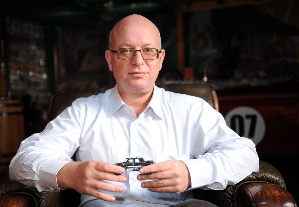 Dartz īpašnieks: man nav nedz Vertu telefona, nedz mājas ezera krastā