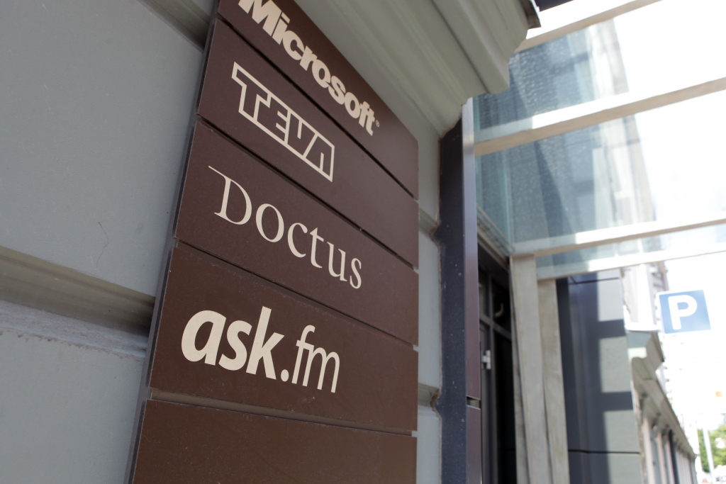 ask.fm: Pašnāvībā dzīvi beigusī pusaudze naidīgos komentārus sev rakstījusi pati