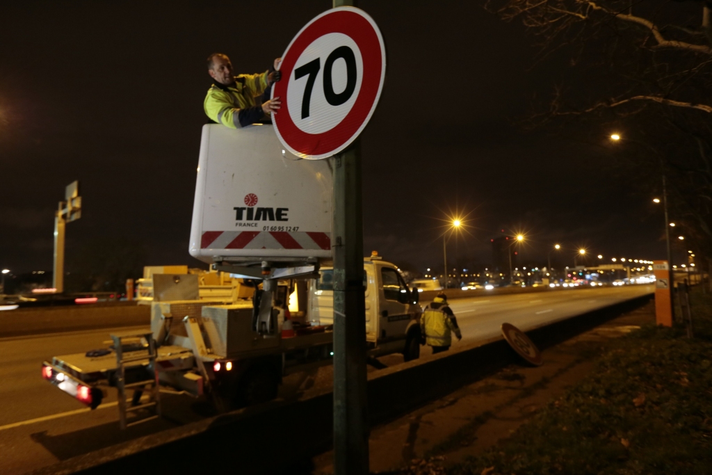 Pie Ādažiem braukšanas ātrumu samazina līdz 70 km/h