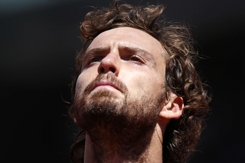 Gulbis arī trešo reizi karjerā piekāpjas Beneto