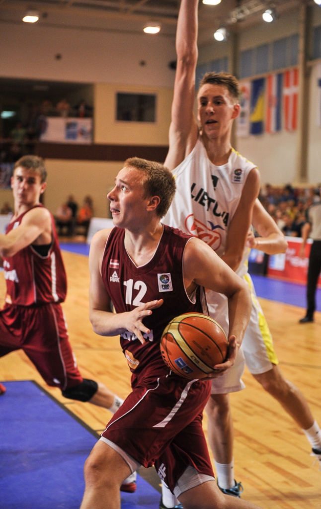 Latvijas kadeti saņem pamatīgu turku pirti - 46:73