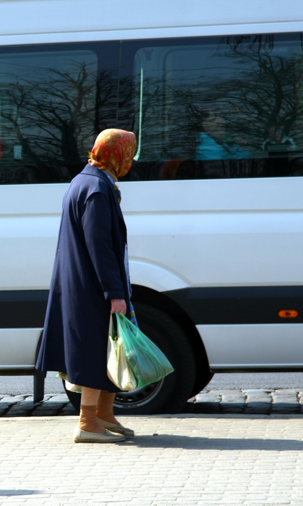 Policija lūdz uzmanīties no pensionāru apkrāpējiem
