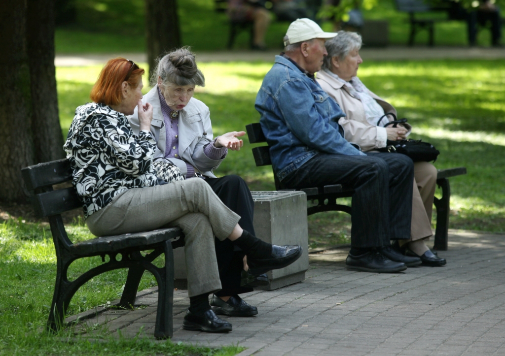 Nākotnes pensionāru vārdā rosina dubultot sociālās iemaksas