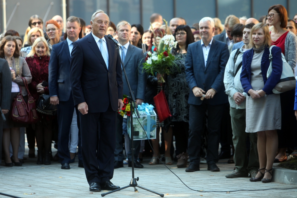 1.septembrī politiķi naski apmeklē skolas