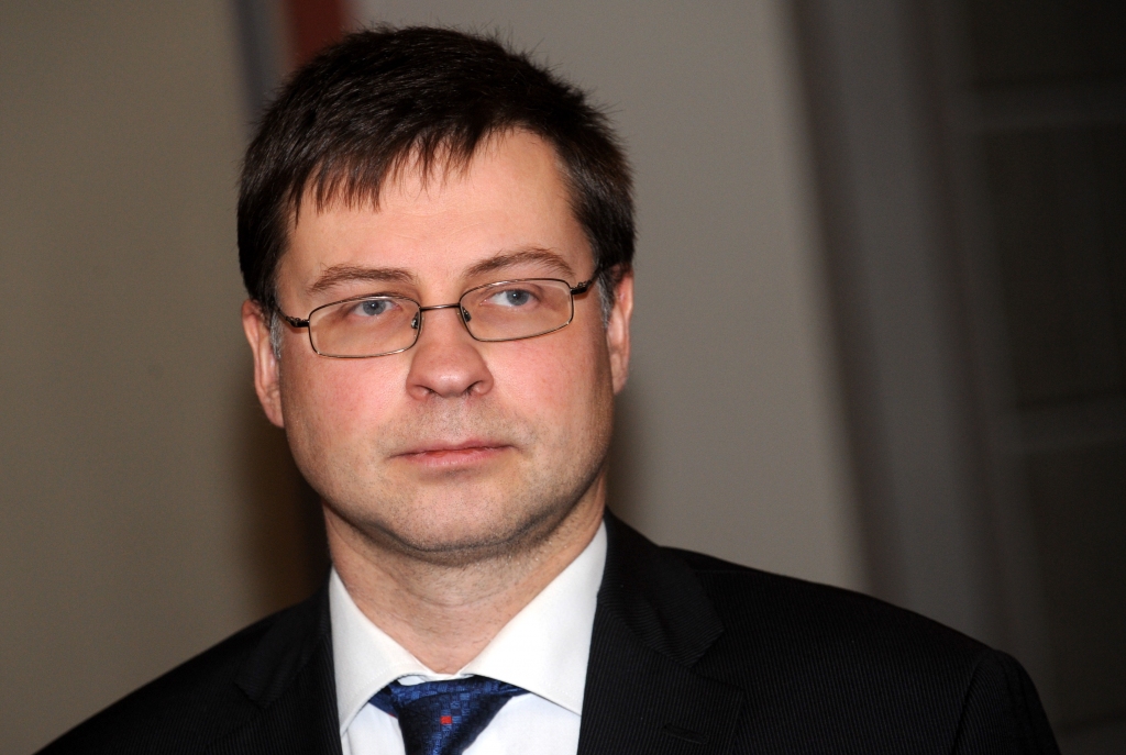 Dombrovskis: Iedzīvotājiem jāļauj sajust ekonomiskās izaugsmes augļus