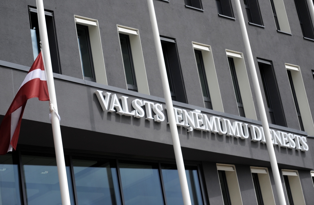 Nodokļu parāds 15 amatpersonas novedis līdz melnajam sarakstam