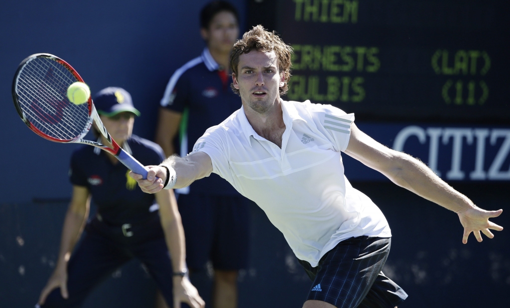 papildināts (16:21) - Gulbis divos setos uzvar Bekeru, sasniedzot Kualalumpuras turnīra pusfinālu
