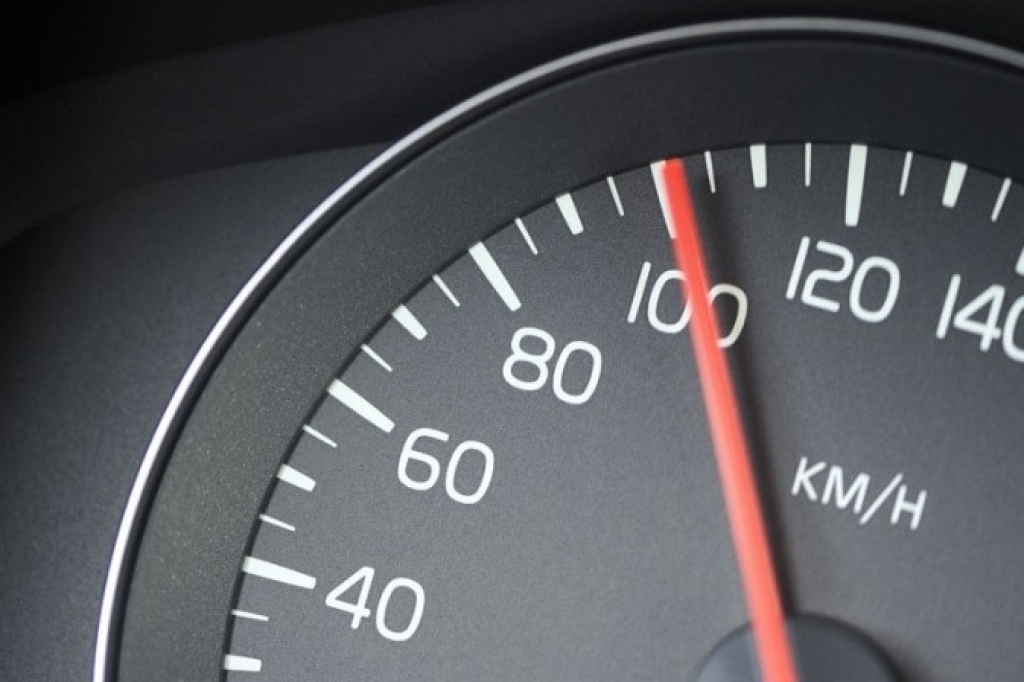 Atceļ uz vasaru vietām līdz 100 km/h palielināto atļauto braukšanas ātrumu