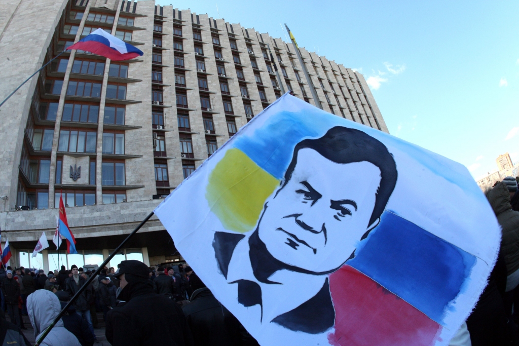 Avoti: Janukovičs plosto un cenšas izrīkot Putina administrāciju