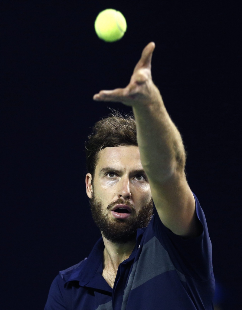 Gulbis cīnās, bet Maskavas turnīra pusfinālā tomēr piekāpjas Bautistam-Agutam