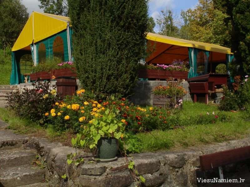 Sociālie darbinieki pulcējas "Plostos"