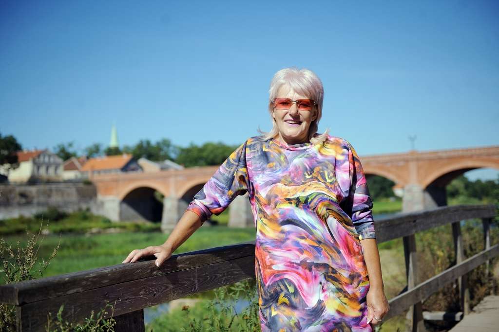 Biruta Gulbe par vecumu nedomā, mācās tango un dzīvo ar smaidu