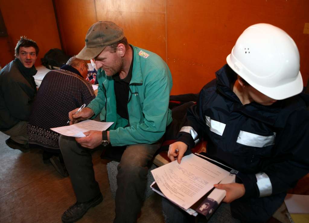 Aptauja: Arvien vairāk cilvēku apsver iespēju atrast jaunu darba vietu