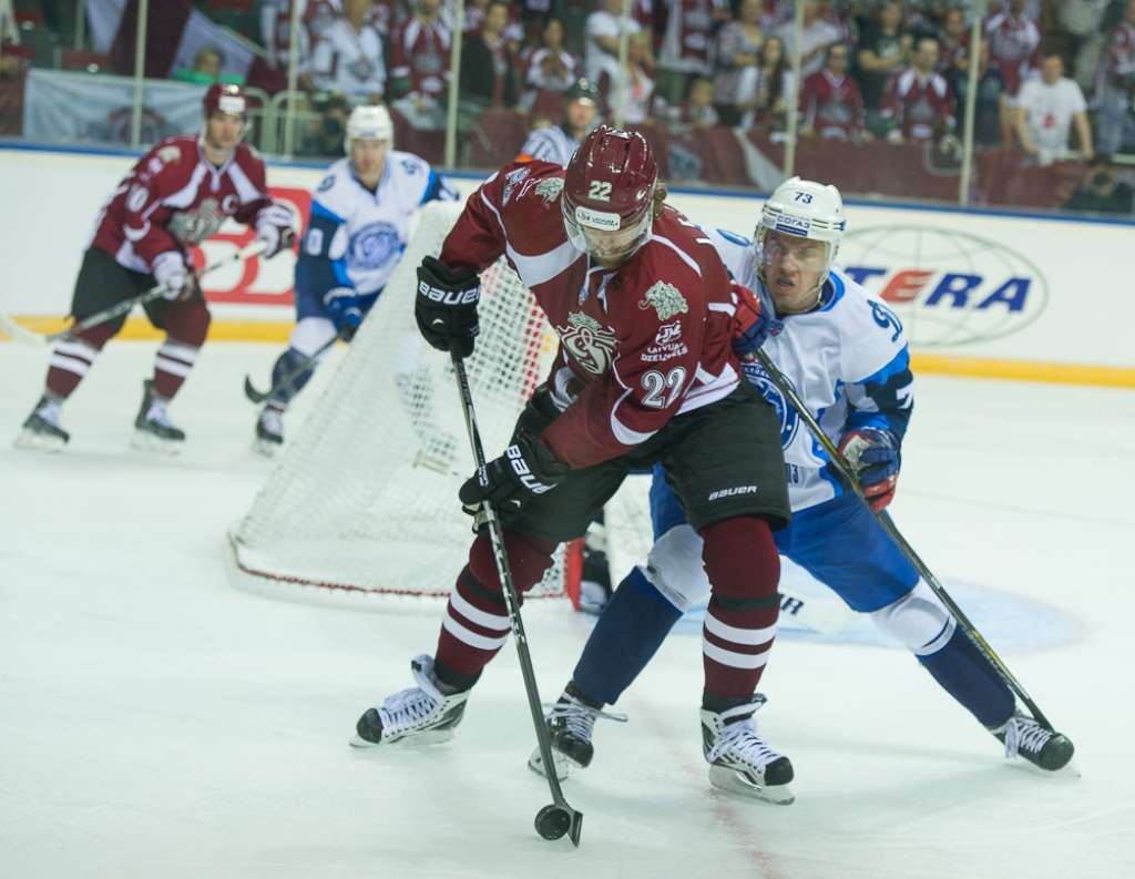 Dinamo izbraukumu noslēdz ar punktu pret Traktor